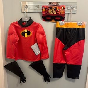 *Used* HALLOWEEN dash Incredibles costume
